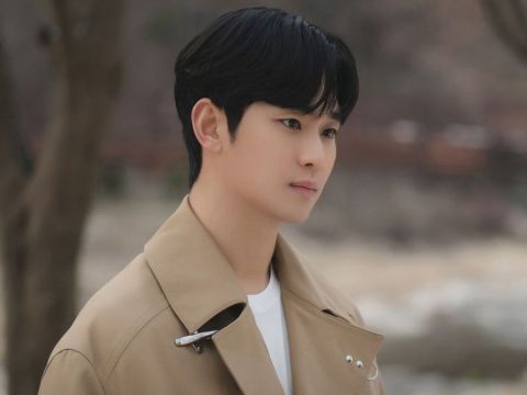 Baeksang Arts Awards 2024: Queen of Tears Star Kim Soo-Hyun Wins Most Popular Actor