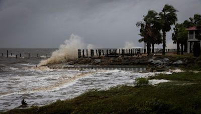 Death toll rises above 40 as Hurricane Helene wreaks havoc in Florida & 3 other states