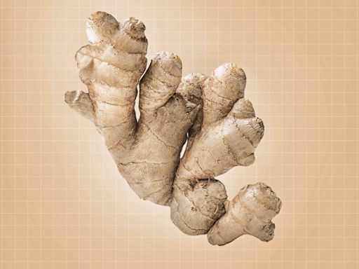 4 Ways Ginger Can Affect Your Medication, According to Health Experts