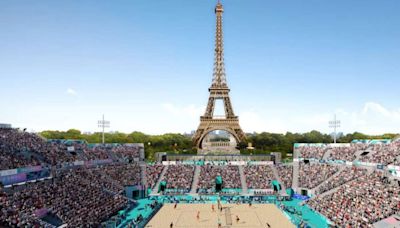 Conheça o Estádio Torre Eiffel, casa do vôlei de praia na Olimpíada