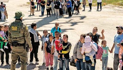 Pactan acorralar la migración irregular; Joe biden y López Obrador abordan tema