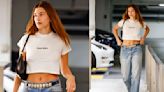 被標籤為靠關係的「Nepo Baby」？Hailey Bieber 穿上印有 Nepo Baby T-shirt，以時尚方式作出回應！