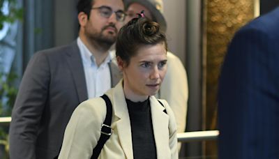 Amanda Knox says she's returning to an Italian court "to clear my name"