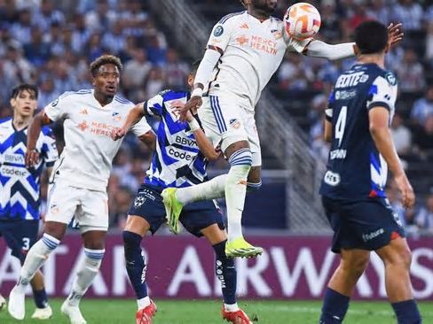 Futbolista de la MLS se pelea afuera de un bar y le rompen la quijada; su rival era un boxeador profesional