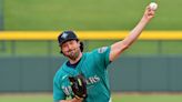 Injured Cy Young Winner Makes First Pitches During Giants Rehab Start