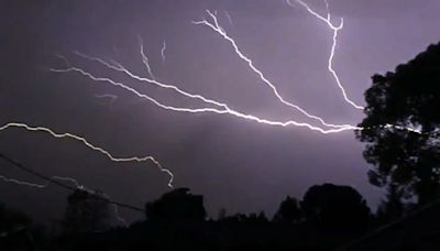 Expert weighs in, debunks myths about lightning after Florida teen struck, injured