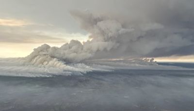 Wildfires prompt evacuations of northern Alberta oilsands sites | CBC News