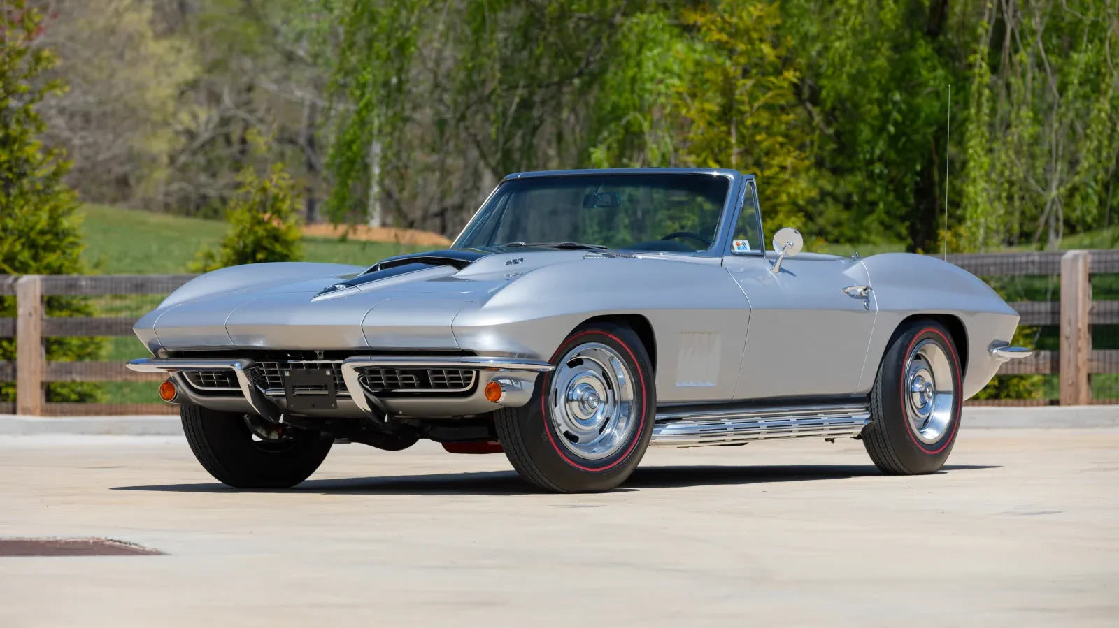 This Bloomington Gold & NCRS Winning 1967 Corvette Roadster is Selling at Mecum Indy