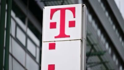 Germany to invest Deutsche Telekom proceeds in rail network