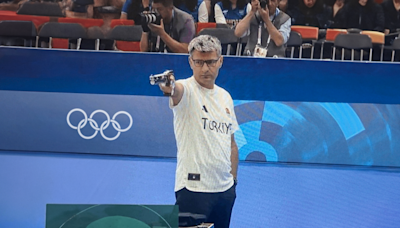 2024 Olympics: No special eyewear, hand casually in pocket, silver medal ... Yusuf Dikeç becomes surprise star in Paris