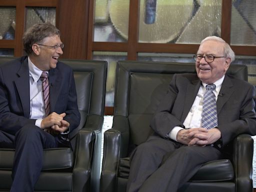 Warren Buffett donates again to the Gates Foundation but will cut the charity off after his death