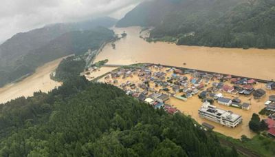 日本山形破紀錄大雨！河川氾濫民宅泡水 2警救人遭沖走生死未卜