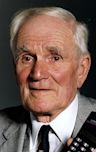 Desmond Llewelyn