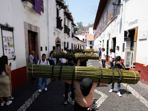 Mob in Mexico brutally beats suspected kidnapper to death hours before Holy Week procession