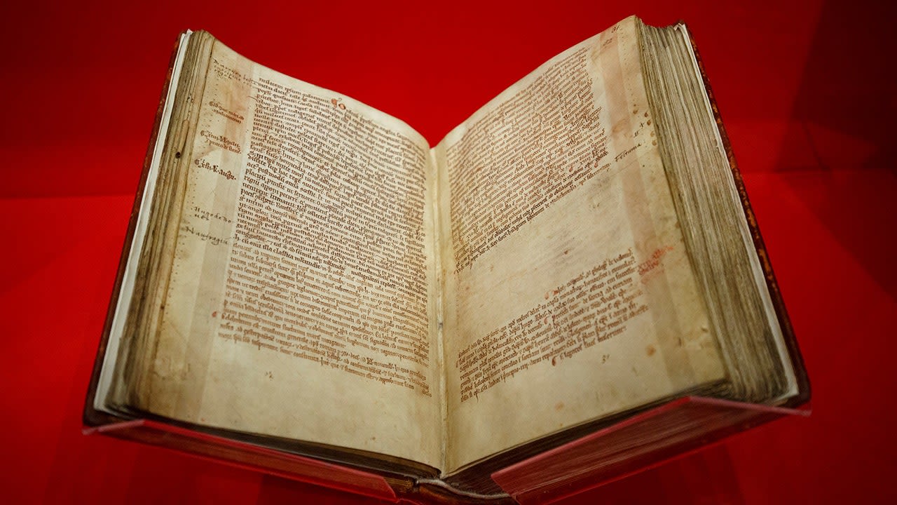 Climate activists attack case holding the original Magna Carta in London