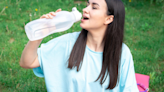 Deshidratación: síntomas, consecuencias y la bebida, a parte del agua, que mejor la combate
