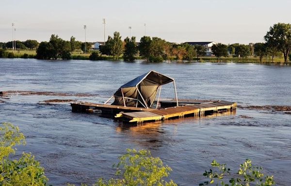 Missouri River Boat Club: Please tell us if you see our missing docks