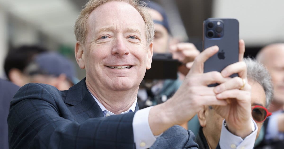 Family of Microsoft president Brad Smith joins Mariners ownership group