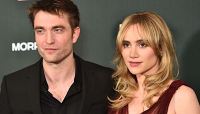 Suki Waterhouse revela que 1º encontro com Robert Pattinson foi ‘muito intenso’; saiba detalhes