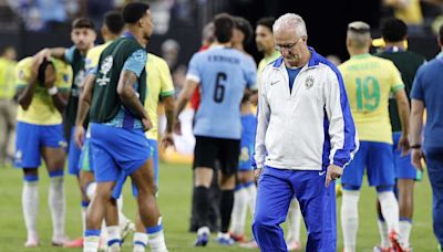 ¡Le hacen el feo! Jugadores de Brasil ignoraron a su entrenador