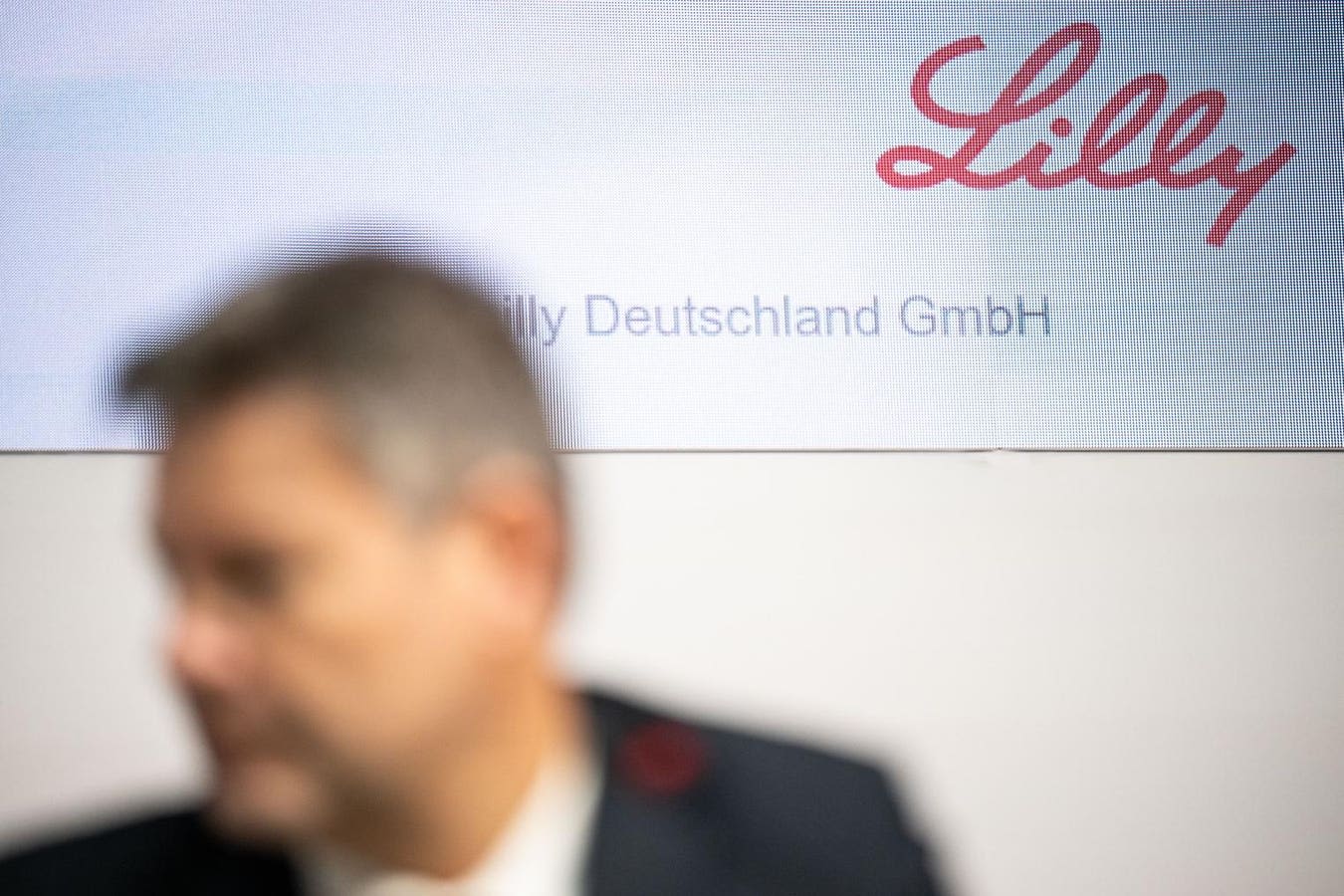 Is Eli Lilly Stock A Better Pick Over Amgen?