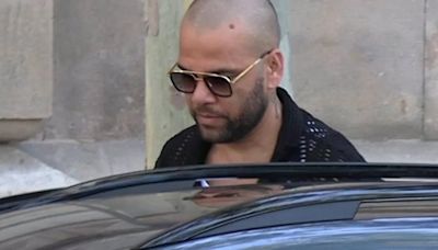 Dani Alves evita hablar de la supuesta crisis sentimental con Joana Sanz