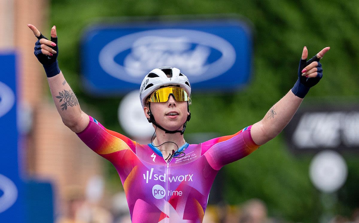 RideLondon Classique: Lorena Wiebes makes it a double with win on Market Hill on stage 2