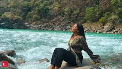 Aanvi Kamdar, travel influencer & Deloitte CA, dies after falling from 350-feet hill while making reel