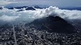 Santiago después de la lluvia: las postales panorámicas con cúmulus que dejó el paso del sistema frontal en la capital - La Tercera