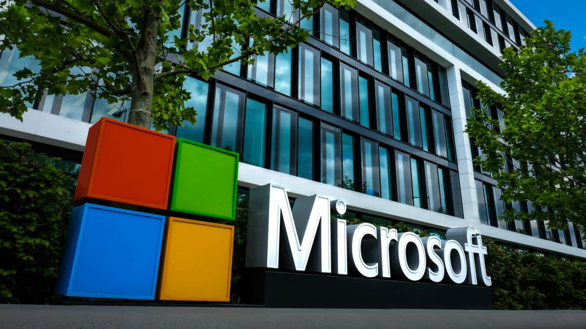 Microsoft tells staff in China they can't use Android phones anymore, must switch to iPhone