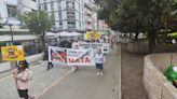 Medio millar de mierenses protestan contra la quema de CSR en La Pereda