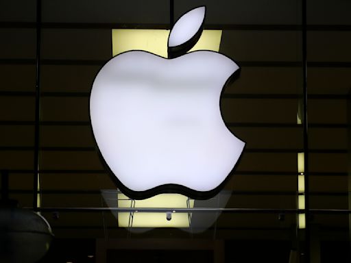 Apple is convincing Wall Street it knows how to market AI: Morning Brief