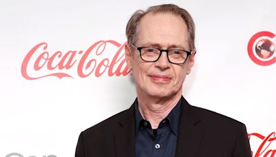 Golpean en la cara al actor Steve Buscemi en una calle de Nueva York