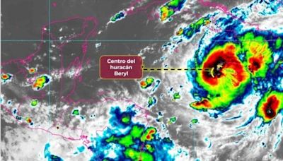 'Beryl' se debilita lentamente, pero se mantiene como huracán de categoría 4