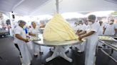 Reyes Etla, Oaxaca, se impone y gana el Récord Guinness al quesillo más grande del mundo