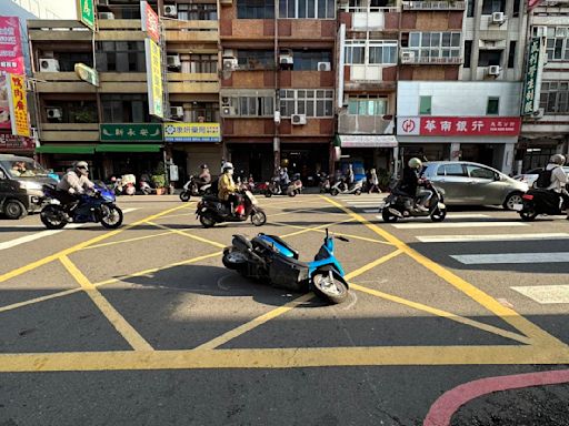 路小車多還有路邊停車 明湖西大路口成竹市易肇事冠軍