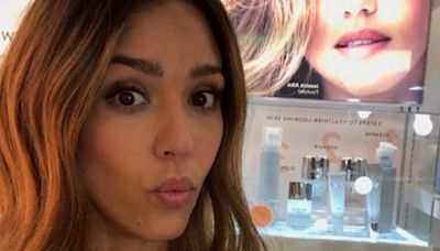 El emocionante video de Jessica Alba: sorprendió a su papá al comprarle la casa de su infancia