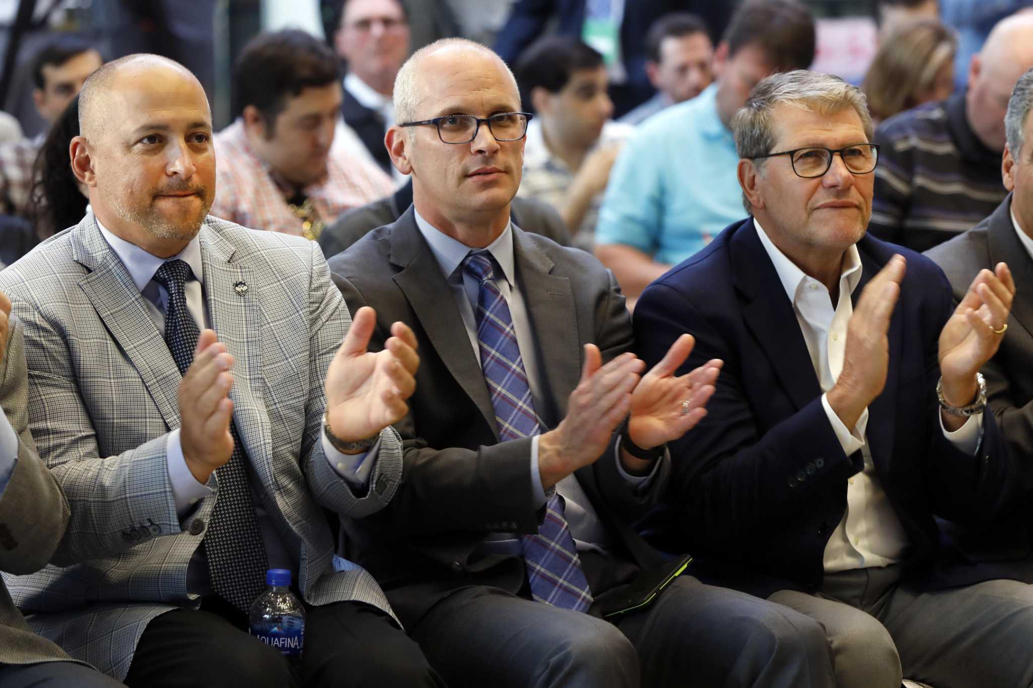 What Geno Auriemma said to UConn coach Dan Hurley about Lakers job: 'We had a good laugh'