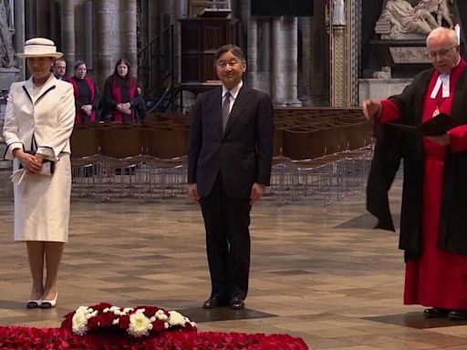 Emperor and Empress of Japan lay wreath in Westminster Abbey