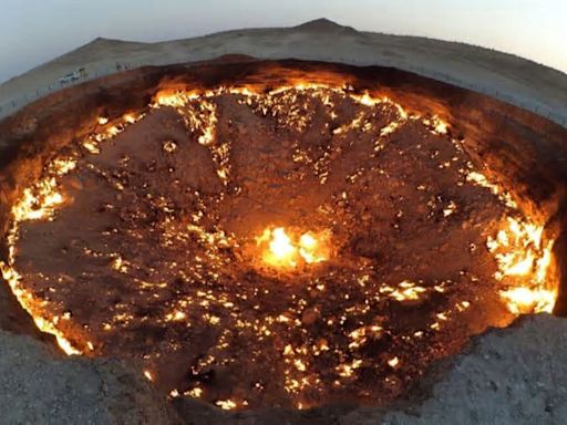 Tor zur Hölle: Mit Google Maps einen glühenden Krater im Nichts entdecken