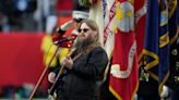 Stapleton interpreta el himno nacional en el Super Bowl