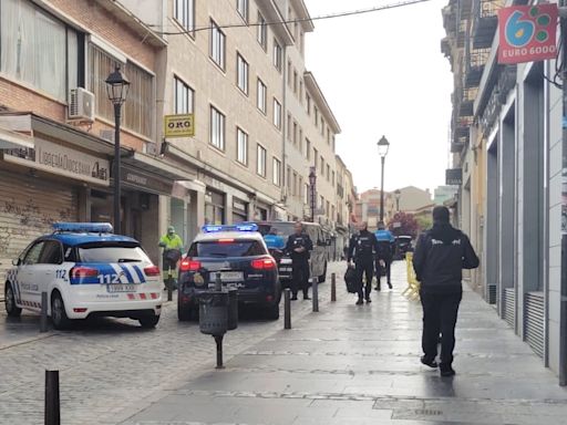 Fallece un hombre en la calle Duque de Alba de Ávila