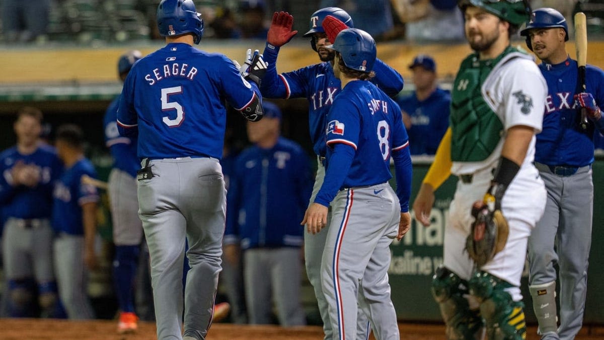 Corey Seager's 8th-inning blast boots Rangers past A's