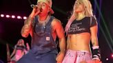 En pleno concierto, Feid le declaró a Karol G su amor: así reaccionaron la cantante y el público