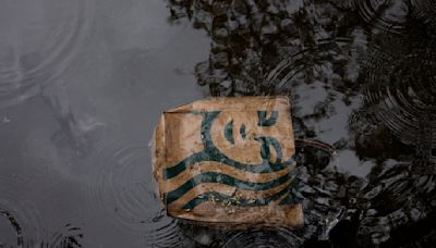 Starbucks looks like a shell of its former glory: Morning Brief