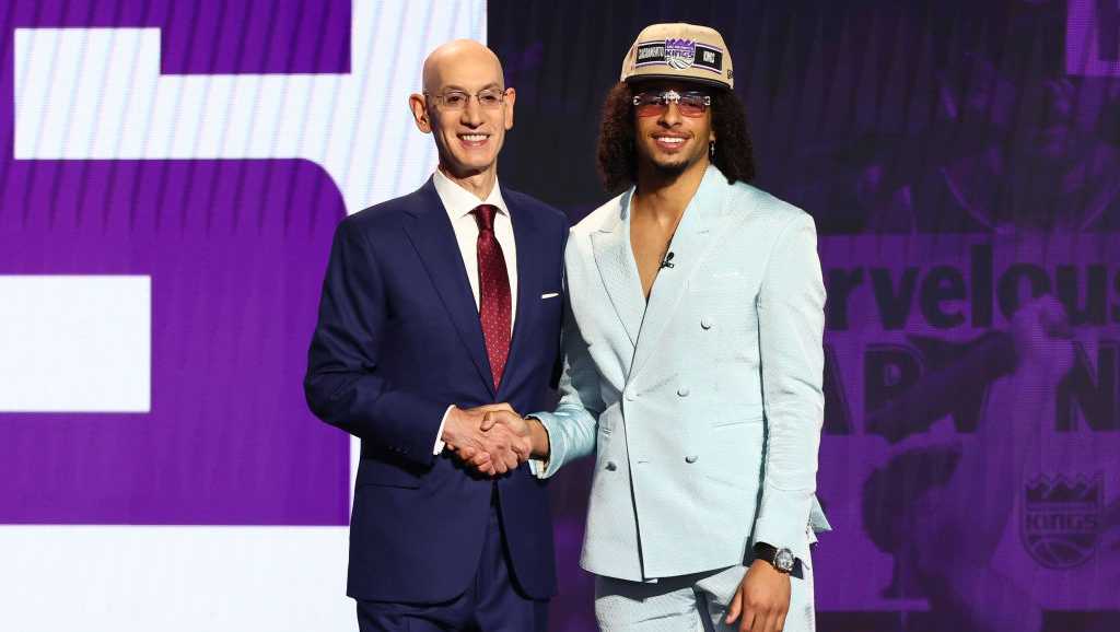 2024 NBA Draft: Sacramento Kings pick Devin Carter at No. 13