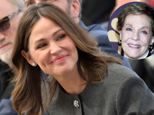 Jennifer Garner Is at a Loss for Words After Surprise Phone Call From Julie Andrews