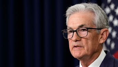 Powell dice que Reserva Federal cree que la inflación está cediendo