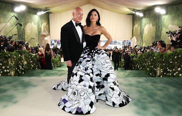 Jeff Bezos and Fiancée Lauren Sánchez Make Their Met Gala Debut