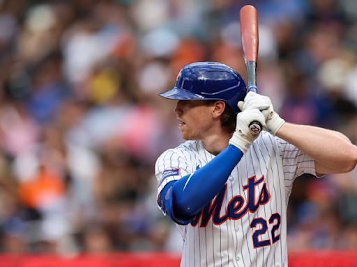 Mets chaotic week continues with shocking roster moves